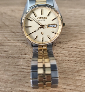 Citizen Herrenarmbanduhr zweifarbig Silber-Gold mit Datum