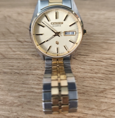 Citizen Herrenarmbanduhr zweifarbig Silber-Gold mit Datum